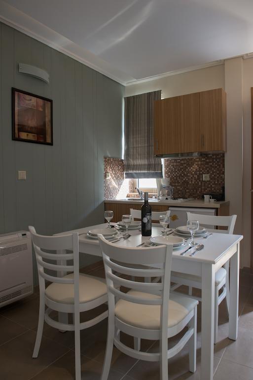 Family Studio (2 Adults + 2 Chidren)